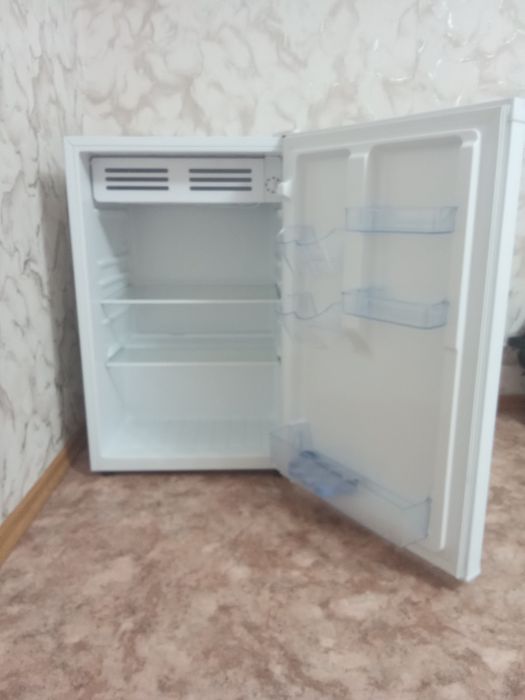 Холодильник 1год