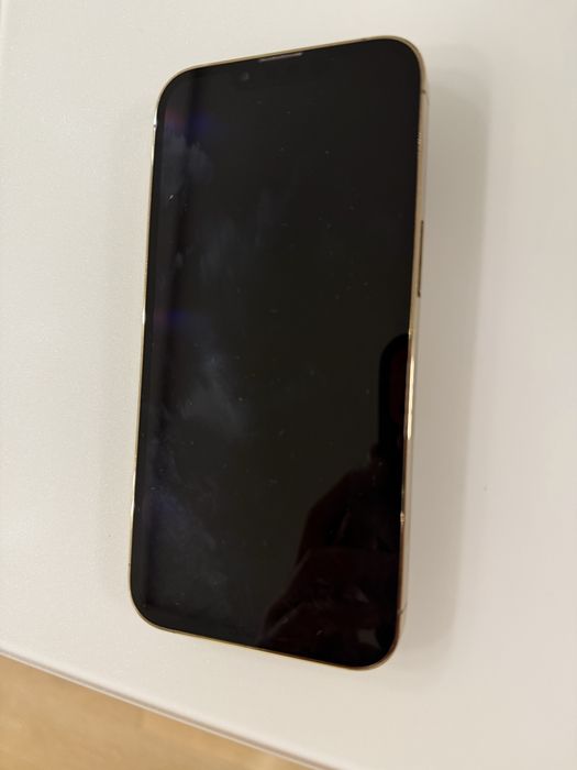 Продавам iphone 13 pro