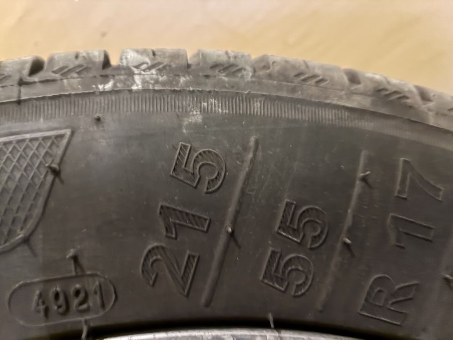 Гуми с джанти Нисан 215/55/17