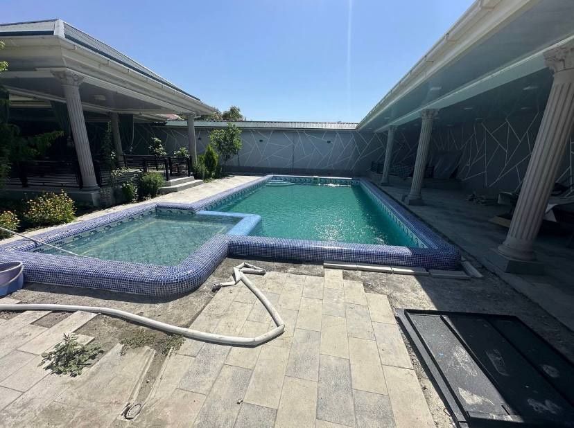 Реставрация,мойка,чистка
бассейнов,уход за бассейном, удаление грибка