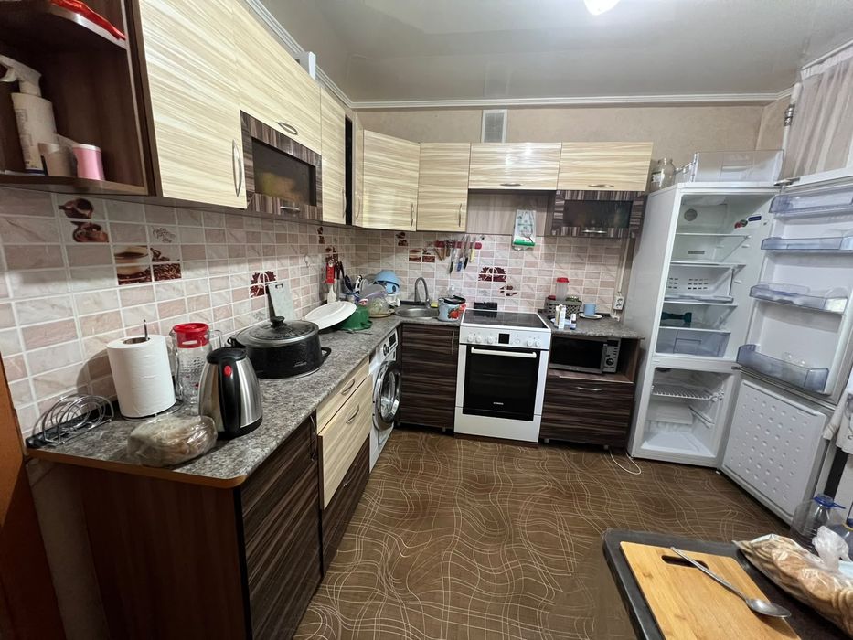 Продам Кухонный  гарнитур