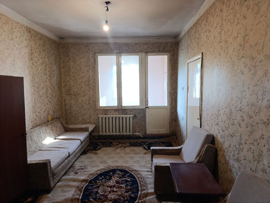 MirzoUlugbek  tumani Eko bozor yonida 2/4/4 uy sotiladi