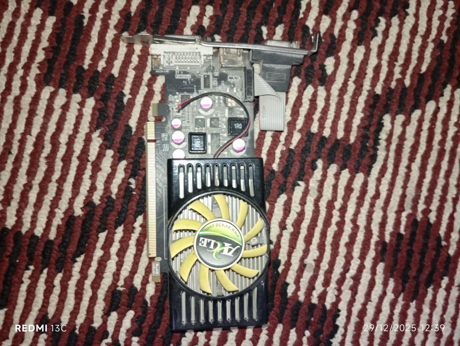 Model: GeForce GT 630 (yoki GT 430, aniq modeli joyida tekshiriladi)