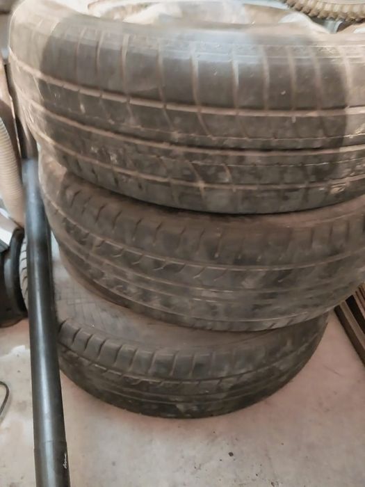 Продам шины на 15 3 шт