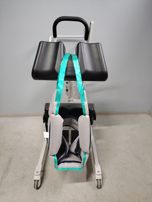 Macara/elevator de transfer pentru persoane cu dizabilități