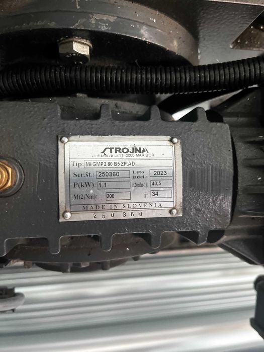 Машина за водосточни тръби