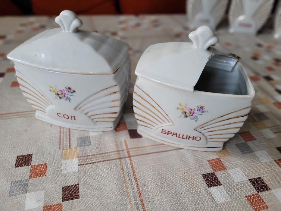 Порцеланови съдове за подправки