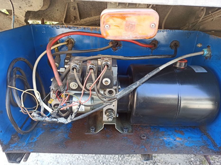 Микробус с Падащ Борд