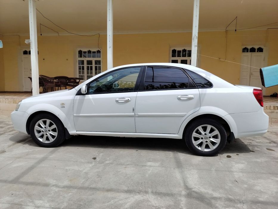 Lacetti 1.6 2013 avtomat oq