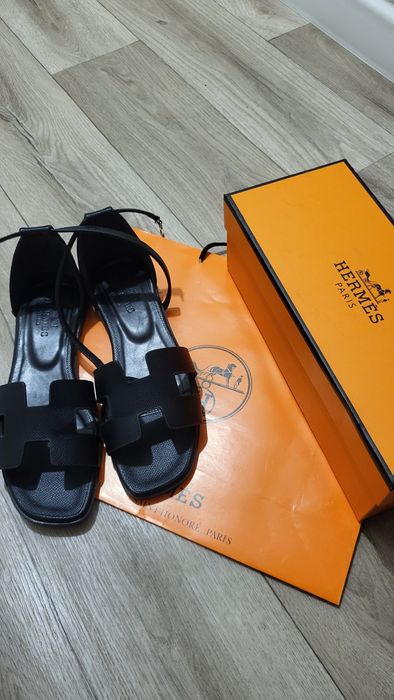 Продам новые басоножки Hermes