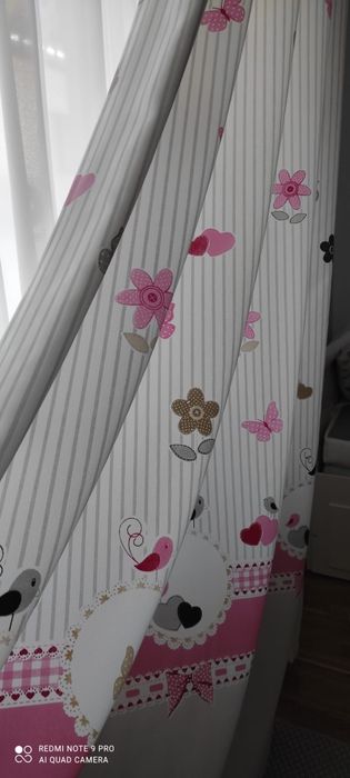 Vand 2 perne si draperie