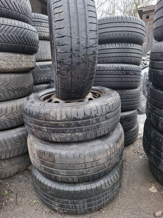 Vand 4 roti R 15 ford focus focus 2 merg si pe facelift au anvelope