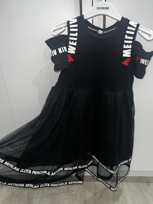 Платье на девочку 5-6 лет