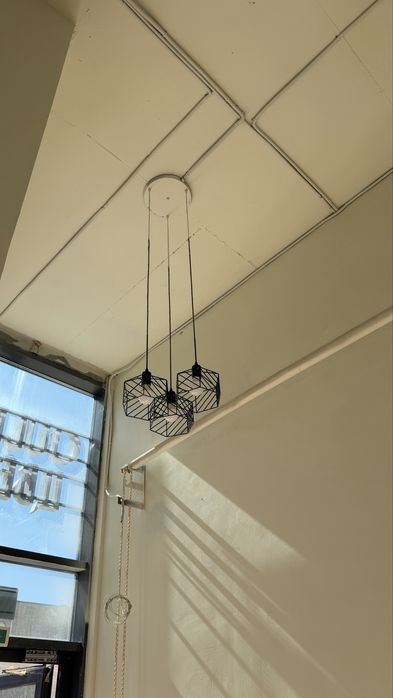 Продам люстры в офис