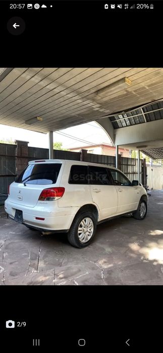 Автомобиль митсубиси