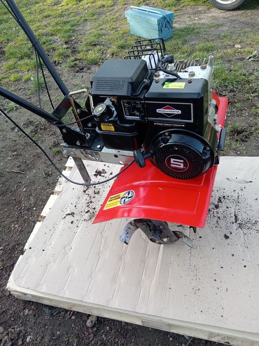 Vând motosapă Bright straton