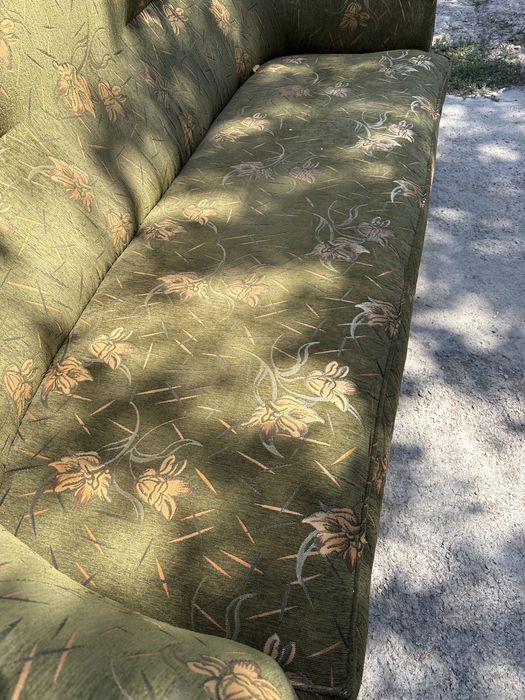 Диван сатылады,жыртылмаған сынбаған.