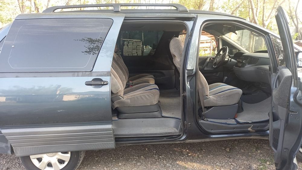 Продам Машину PREVIA