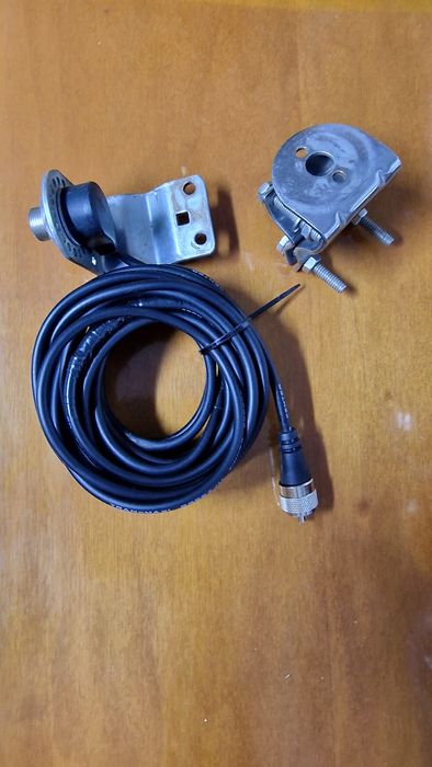 Cablu cu suport antena auto