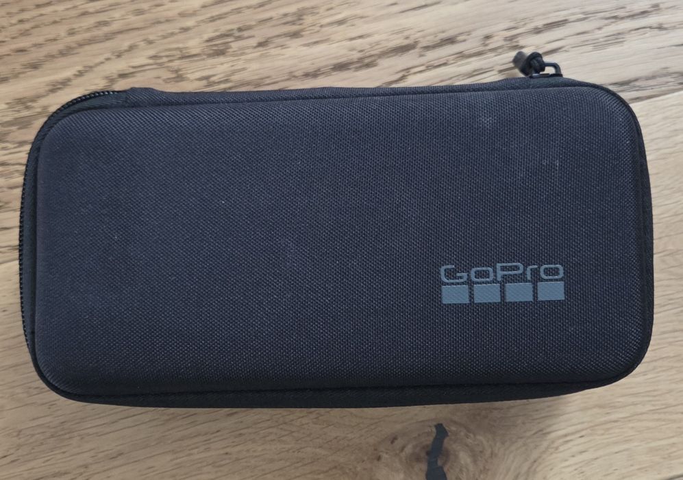 GoPro Hero 10 Black + зарядно и аксесоари