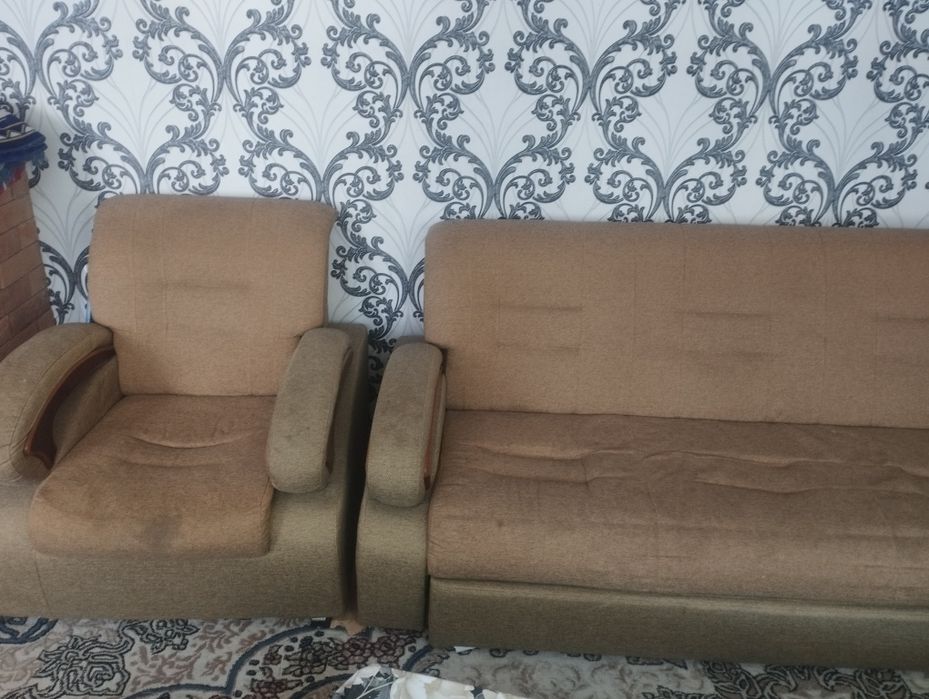 Divan sotiladi yahshi holatda