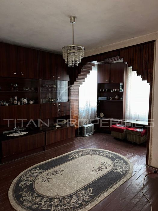 Етаж от къща за продажба в кв. Модерно предградие