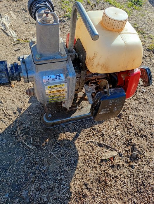 Pompă apă pe benzină