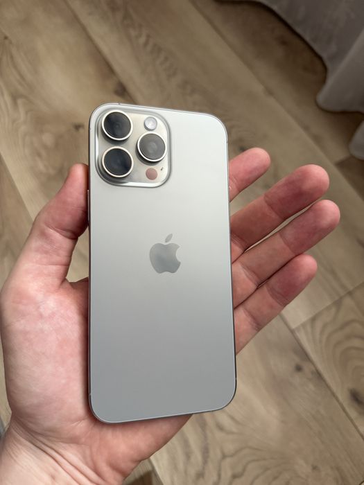 Vand telefon Iphone 16 Pro Max