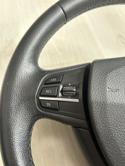 Volan BMW F10/F11 Stare impecabila