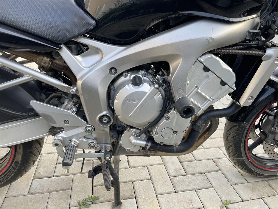 Motocicleta Yamaha FZ6-N
