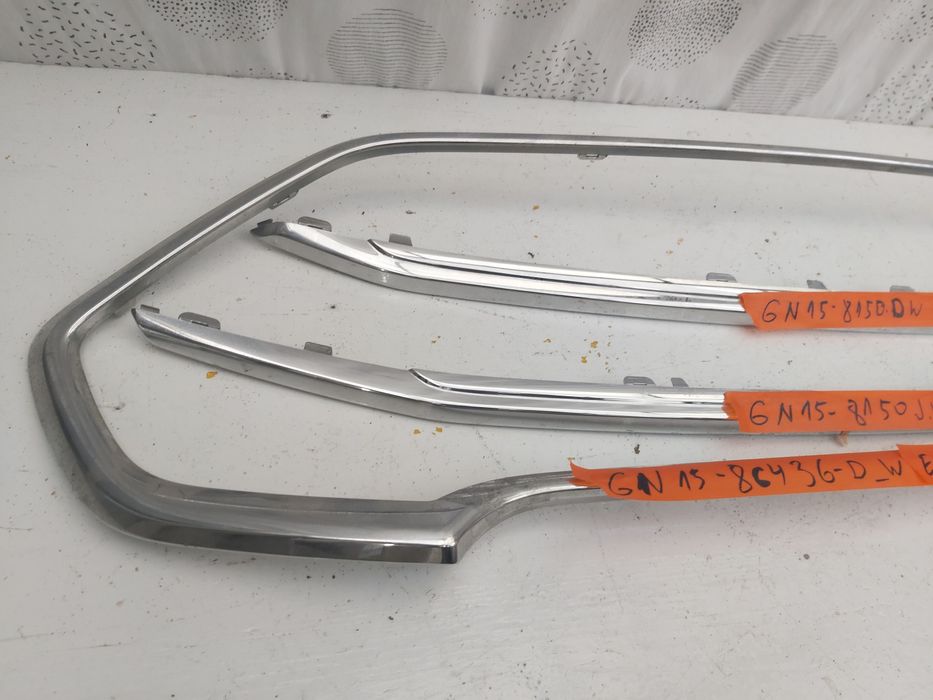 Лайсна хром предна решетка грил Ford Ecosport 2017 /21г