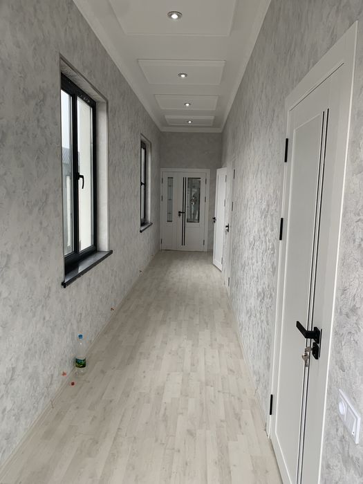 Yangi qurilgan uy sotiladi