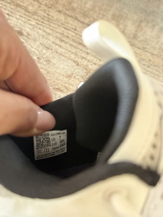 Баскетбольные кросовки 39,5