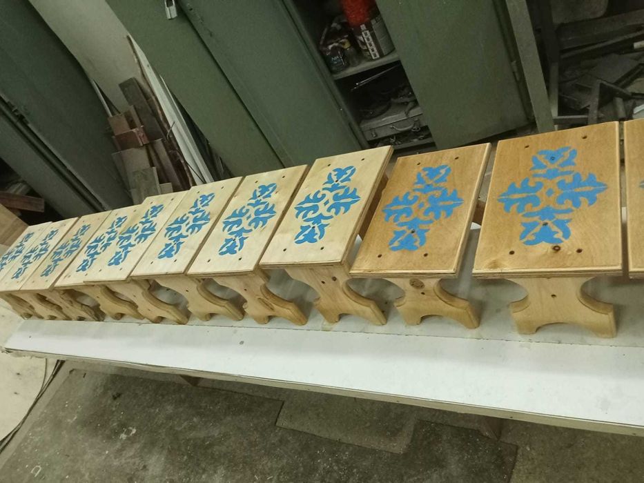 Стулья по 3000 тенге