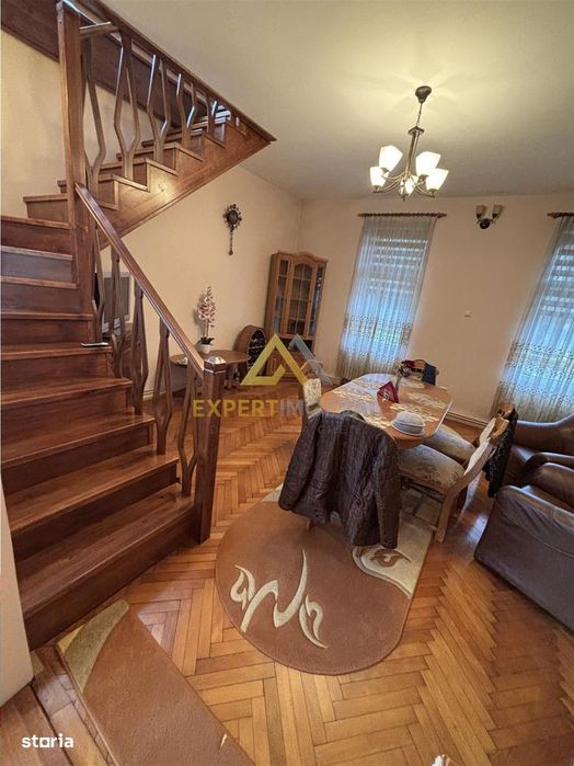 Casa ultracentrala langa Parcul Municipal Regina Maria la pret de nera