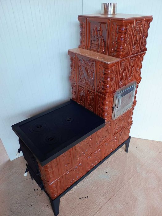 Soba de teracota cu plita mare si cuptor pe cadru metalic