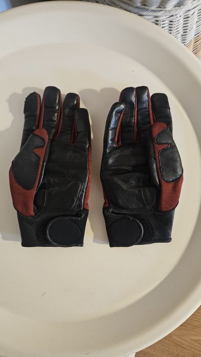 Vând mănuși de dama cu protecție ptr motor