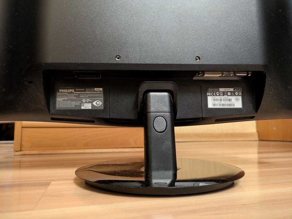Монитор Philips 18.5 дюймов