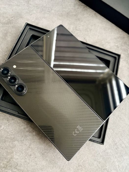 Samsung Z Fold 6 black edition