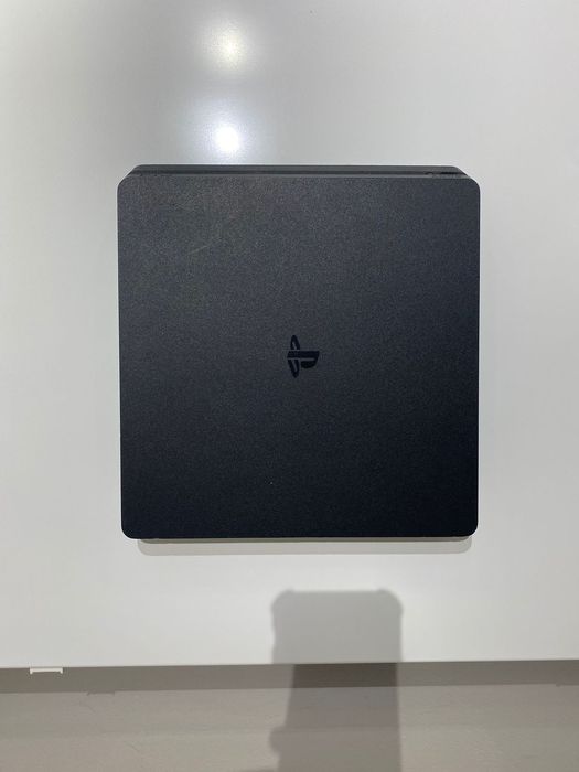Playstation 4 slim