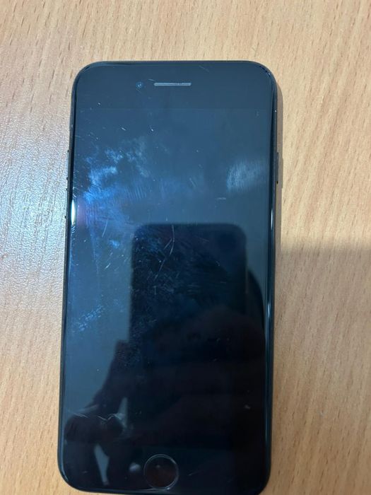 Продам iphone se