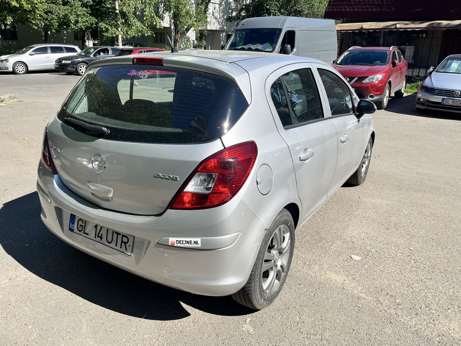 Inchiriez auto Opel Corsa, Diesel ,