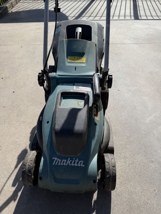 Vand masina de tuns iarba electrica Makita ELM3320, 1200W (nu porneste)