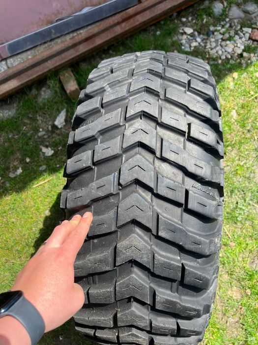 Jante + anvelope audi r19 originale 2000 km rulaj / jante + anvelope maxis mudzilla nissan patrol . 8.5 J x 15  M+S  putin uzate , se observa in poze!