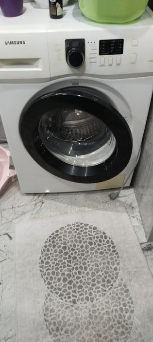 Продаю стиральную машину