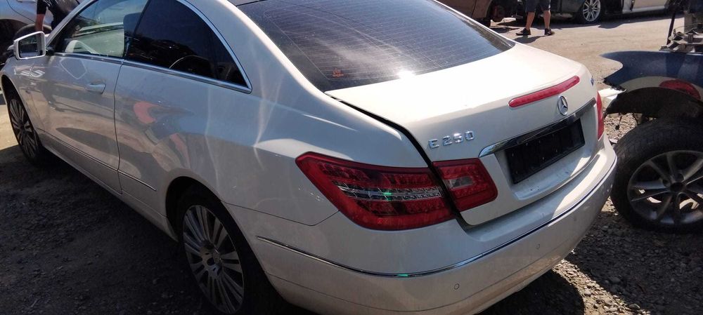 Dezmembrez Mercedes E Class an 2012