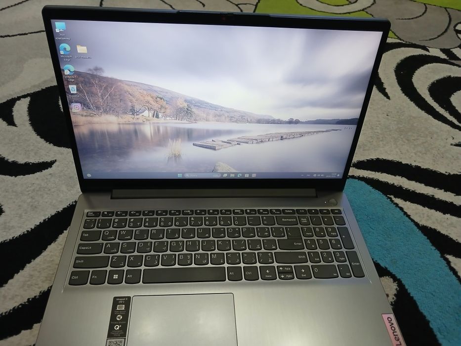 Lenovo noutbuk sotiladi