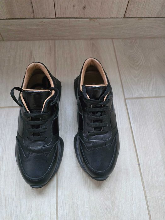 Обувки Michael Kors и Under Armour