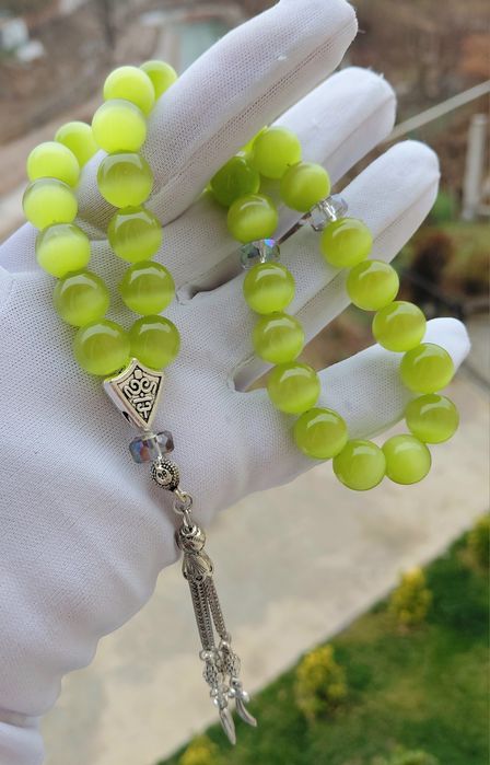 Четки из натуральных камней.