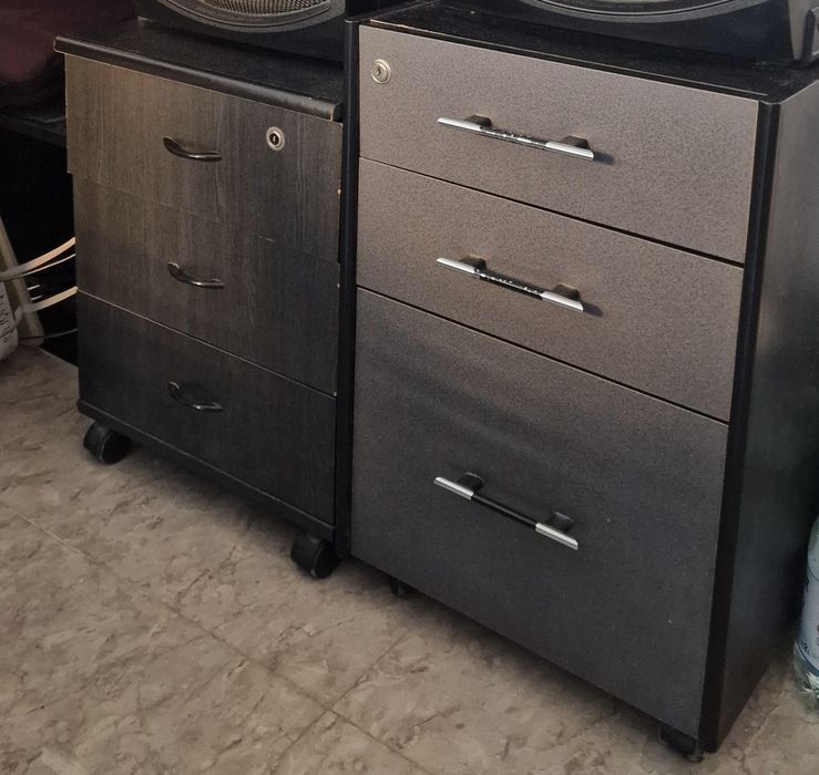 Mobila de birou  de vanzare